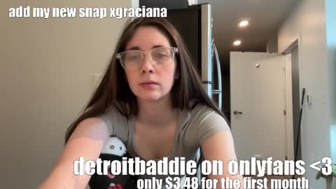 Snapshot of detroitbaddie chatting on 03-01-25, 02:55 detroitbaddie online show from 03-01-25, 02:55