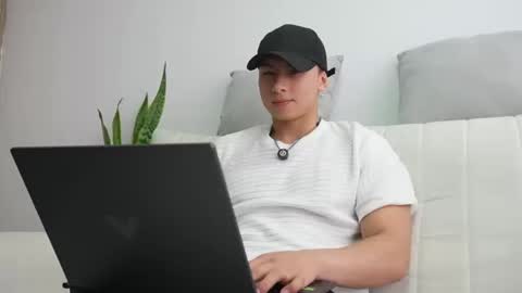 Snapshot of deus_belli chatting on 09-26-25, 05:17 Deus Belli online show from 09-26-25, 05:17