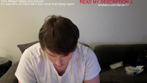 Snapshot of devantheplug chatting on 12-12-24, 10:45 Devan online show from 12-12-24, 10:45