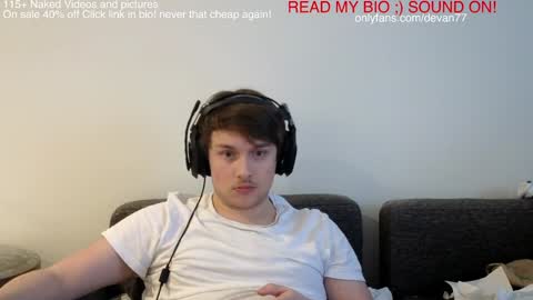 Snapshot of devantheplug chatting on 12-15-24, 05:31 Devan online show from 12-15-24, 05:31