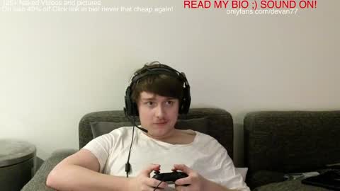 Snapshot of devantheplug chatting on 12-30-24, 07:26 Devan online show from 12-30-24, 07:26