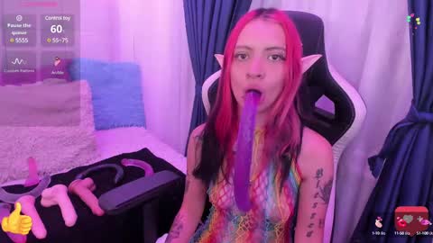 Snapshot of devil_megh chatting on 03-12-25, 11:31 Meghan online show from 03-12-25, 11:31