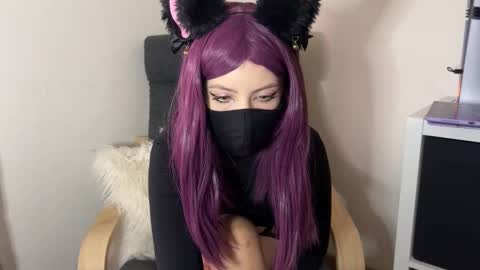 Snapshot of deviliaaa chatting on 11-13-25, 01:21 Devil online show from 11-13-25, 01:21