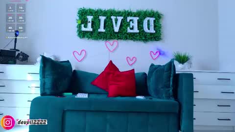 Devill2222 online show from 06-12-26, 06:01