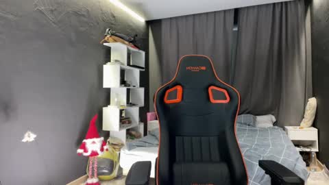 Snapshot of devilnut1 chatting on 11-28-25, 09:01 devilnut1 online show from 11-28-25, 09:01