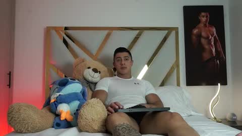 Devin Hunter online show from 02-07-26, 01:53