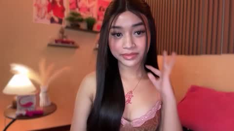 Snapshot of devine_goddessx chatting on 10-28-25, 03:47 Devine Greyson online show from 10-28-25, 03:47