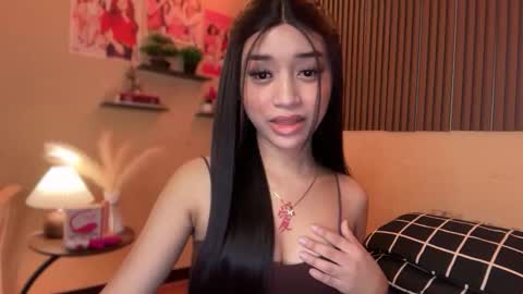 Snapshot of devine_goddessx chatting on 10-29-25, 01:13 Devine Greyson online show from 10-29-25, 01:13