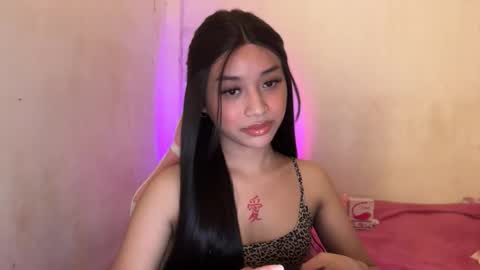 Snapshot of devine_goddessx chatting on 11-08-25, 01:17 Devine Greyson online show from 11-08-25, 01:17