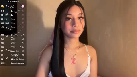 Snapshot of devine_goddessx chatting on 11-12-25, 01:22 Devine Greyson online show from 11-12-25, 01:22