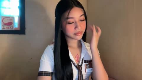 Snapshot of devine_goddessx chatting on 11-13-25, 02:43 Devine Greyson online show from 11-13-25, 02:43