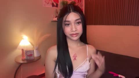 Snapshot of devine_goddessx chatting on 11-21-25, 03:33 Devine Greyson online show from 11-21-25, 03:33