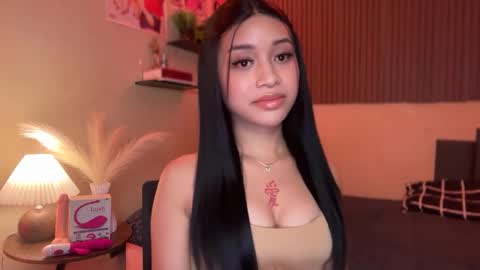 Snapshot of devine_goddessx chatting on 11-23-25, 12:27 Devine Greyson online show from 11-23-25, 12:27