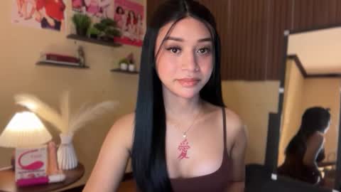 Snapshot of devine_goddessx chatting on 12-22-25, 10:12 Devine Greyson online show from 12-22-25, 10:12