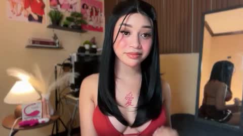 Snapshot of devine_goddessx chatting on 02-13-26, 04:03 Devine Greyson online show from 02-13-26, 04:03