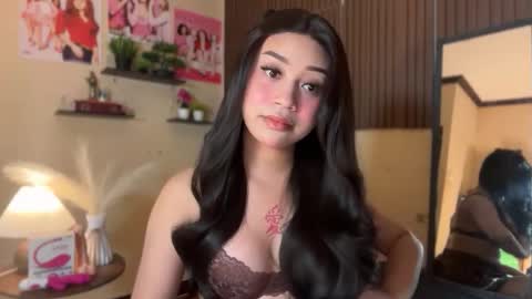 Snapshot of devine_goddessx chatting on 03-09-26, 10:30 Devine Greyson online show from 03-09-26, 10:30