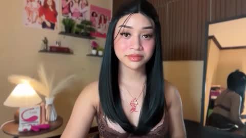 Snapshot of devine_goddessx chatting on 03-18-26, 10:51 Devine Greyson online show from 03-18-26, 10:51