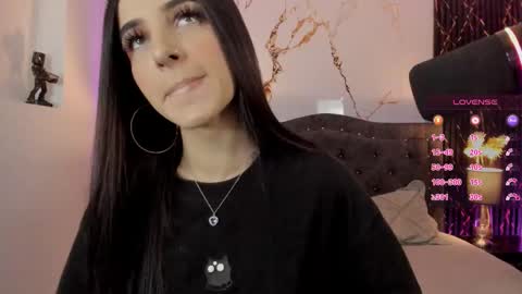 Snapshot of devlin_violet__ chatting on 11-09-25, 03:27 PaulaInsta paulacastellanos 1Pvt open online show from 11-09-25, 03:27