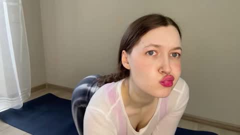 Snapshot of devonaangela chatting on 09-16-25, 10:05 Angel online show from 09-16-25, 10:05