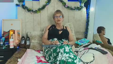 Devora online show from 11-21-25, 02:43