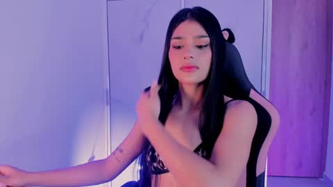 Sara 3 online show from 04-26-26, 07:44