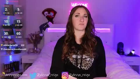 Devyn Reign online show from 12-19-25, 05:36