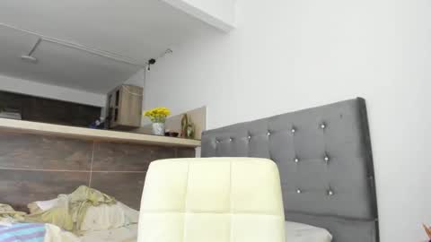 thumb up me please its important online show from 10-09-25, 10:02