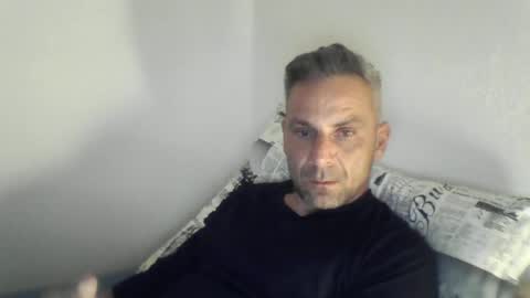 Snapshot of dext0101 chatting on 06-18-26, 08:57 Arthur online show from 06-18-26, 08:57