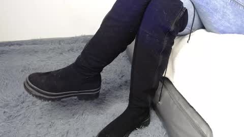 Snapshot of deysha_garncia chatting on 09-10-25, 02:39 Deysha online show from 09-10-25, 02:39