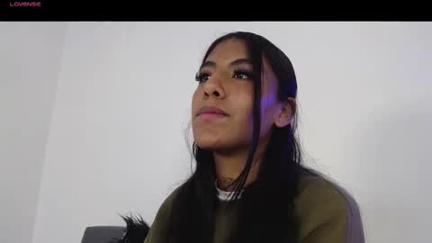 Snapshot of deysha_garncia chatting on 10-24-25, 02:35 Deysha online show from 10-24-25, 02:35