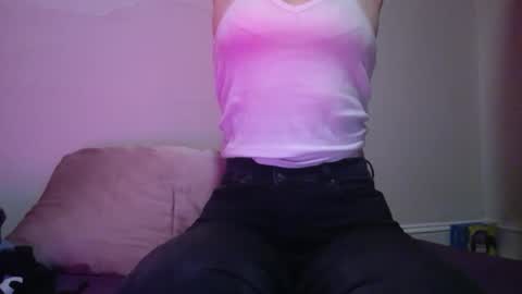 Snapshot of dghyfhjug chatting on 12-11-24, 11:32 Sammie online show from 12-11-24, 11:32