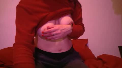 Snapshot of dghyfhjug chatting on 12-21-24, 01:47 Sammie online show from 12-21-24, 01:47