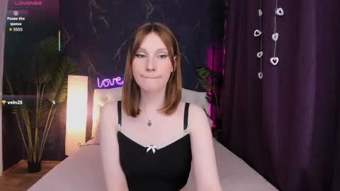 Snapshot of di_moore chatting on 10-02-25, 06:37 I EEO my schedule this week Thu - Sat 23000800 Sun 08001600 UTC3 online show from 10-02-25, 06:37