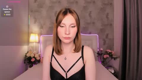 Snapshot of di_moore chatting on 10-05-25, 06:12 I EEO my schedule this week Thu - Sat 23000800 Sun 08001600 UTC3 online show from 10-05-25, 06:12