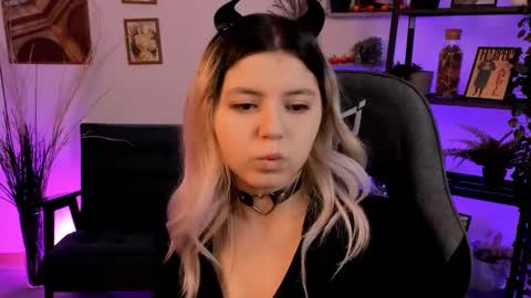 Dia online show from 03-11-25, 05:02