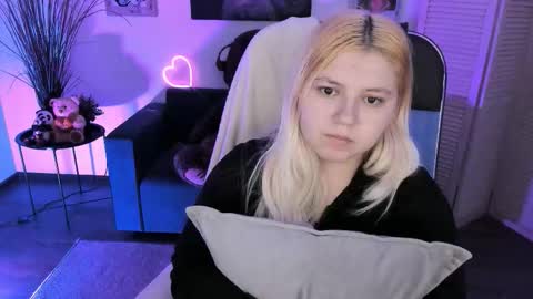 Dia online show from 11-28-25, 09:06