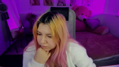 Dia online show from 02-15-26, 07:21