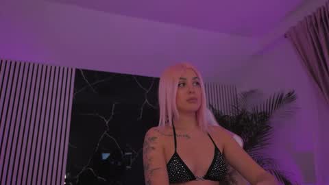 Snapshot of diamond_ava_ chatting on 01-07-26, 05:48 Thea online show from 01-07-26, 05:48