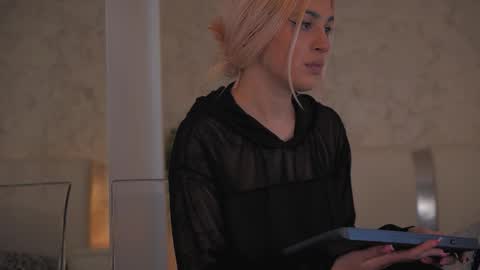 Snapshot of diamond_ava_ chatting on 02-02-26, 03:11 Thea online show from 02-02-26, 03:11