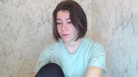 Snapshot of diamond_is chatting on 12-15-25, 03:22 diamond is online show from 12-15-25, 03:22