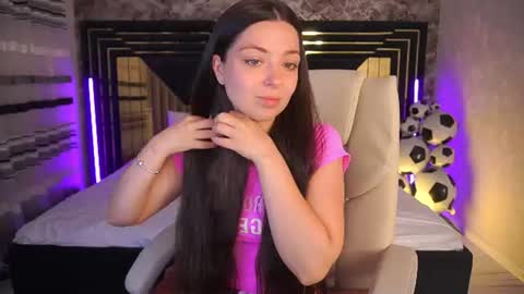 Snapshot of diamondeyeess chatting on 07-04-26, 05:13 Sasha online show from 07-04-26, 05:13