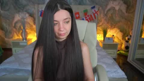 Snapshot of diamondeyeess chatting on 07-05-26, 05:25 Sasha online show from 07-05-26, 05:25