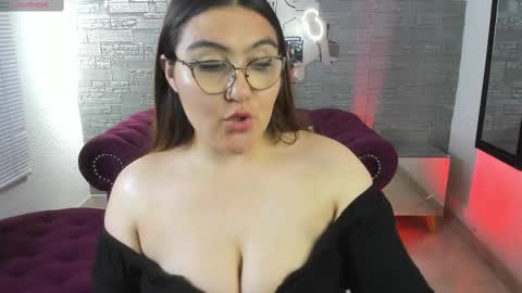 Snapshot of diamondfox_m chatting on 09-25-25, 03:38 Your Diamond online show from 09-25-25, 03:38