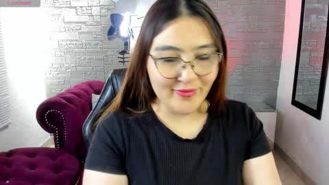 Snapshot of diamondfox_m chatting on 10-07-25, 12:24 Your Diamond online show from 10-07-25, 12:24