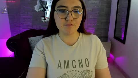 Snapshot of diamondfox_m chatting on 11-17-25, 12:22 Your Diamond online show from 11-17-25, 12:22