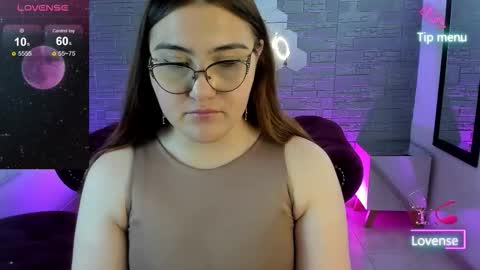 Snapshot of diamondfox_m chatting on 12-19-25, 12:23 Your Diamond online show from 12-19-25, 12:23