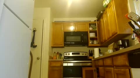 Snapshot of diamondmonroexo chatting on 10-28-25, 05:37 DiamondMonroeXo online show from 10-28-25, 05:37