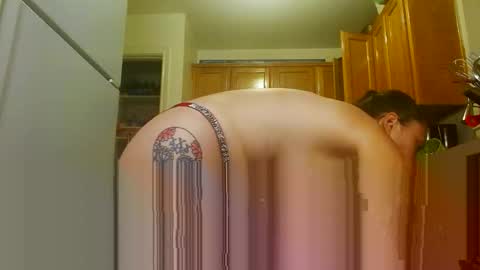 Snapshot of diamondmonroexo chatting on 05-27-26, 01:57 DiamondMonroeXo online show from 05-27-26, 01:57