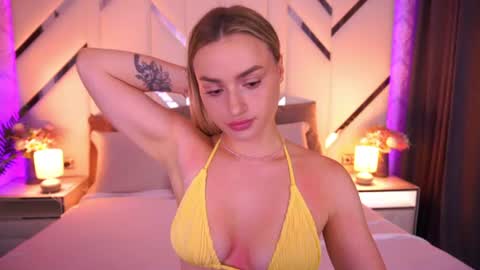 Snapshot of diana_nova chatting on 06-26-26, 01:15 diana_nova online show from 06-26-26, 01:15