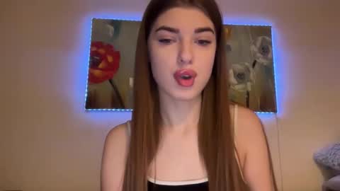 Snapshot of dianaa_lee chatting on 10-29-25, 10:33 DIANA online show from 10-29-25, 10:33